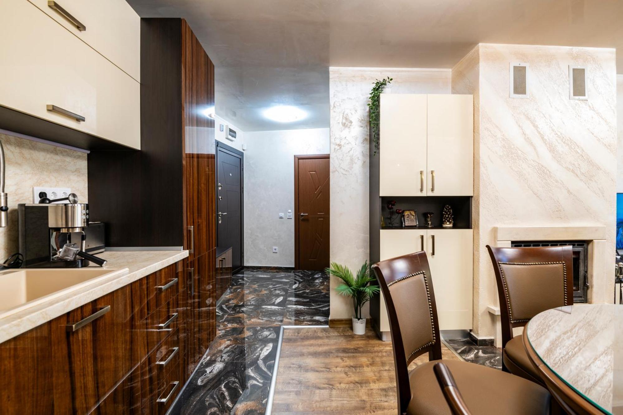 Luxe Apartment Grand Monastery In פמפורובו מראה חיצוני תמונה