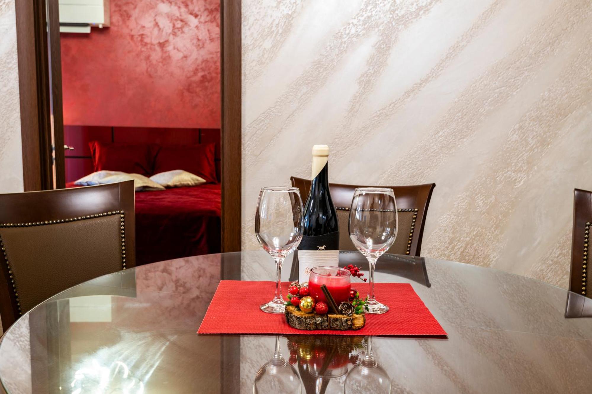 Luxe Apartment Grand Monastery In פמפורובו מראה חיצוני תמונה